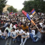 Полиция разогнала майдан в Ереване
